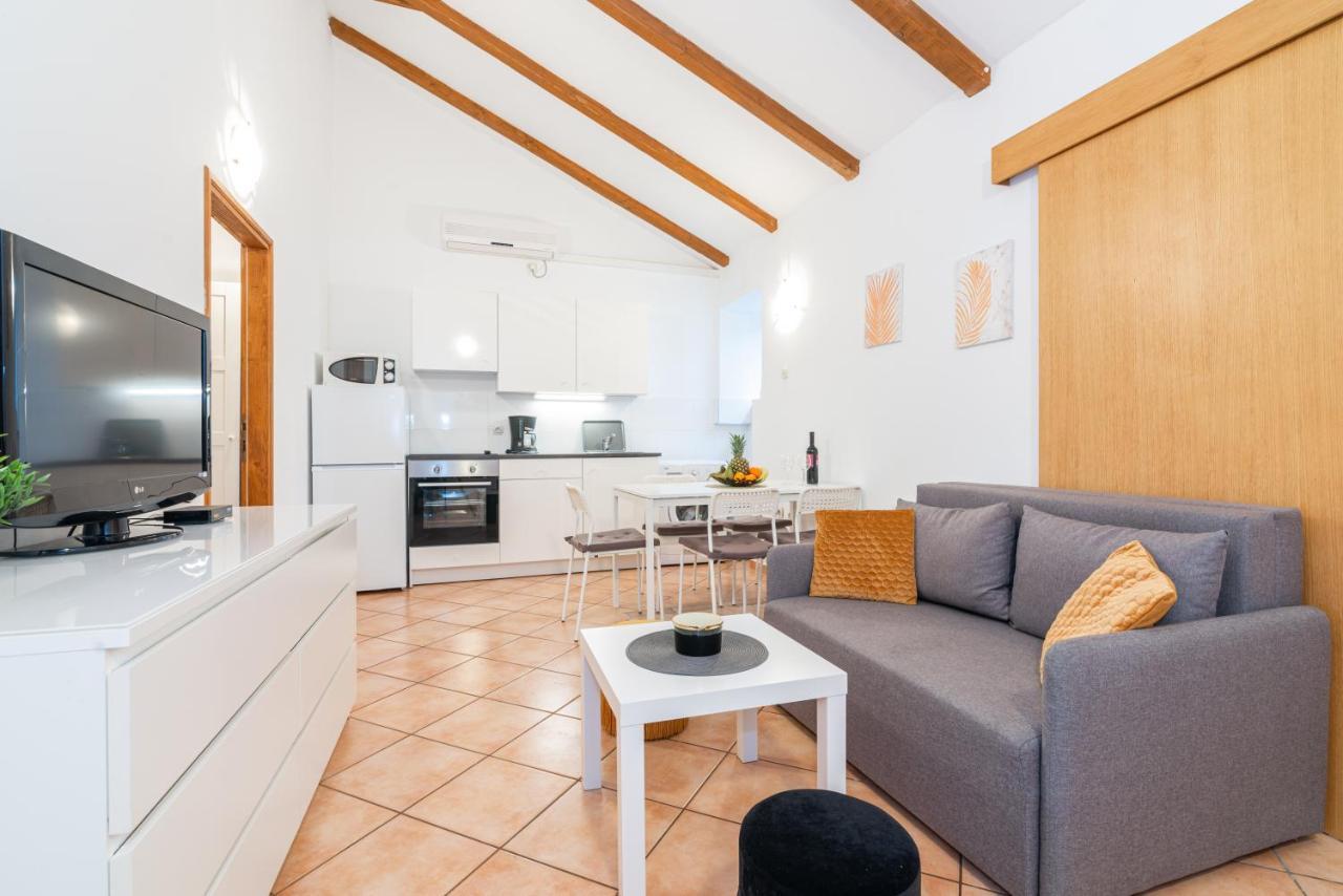 Apartment Gobac Icici Luaran gambar