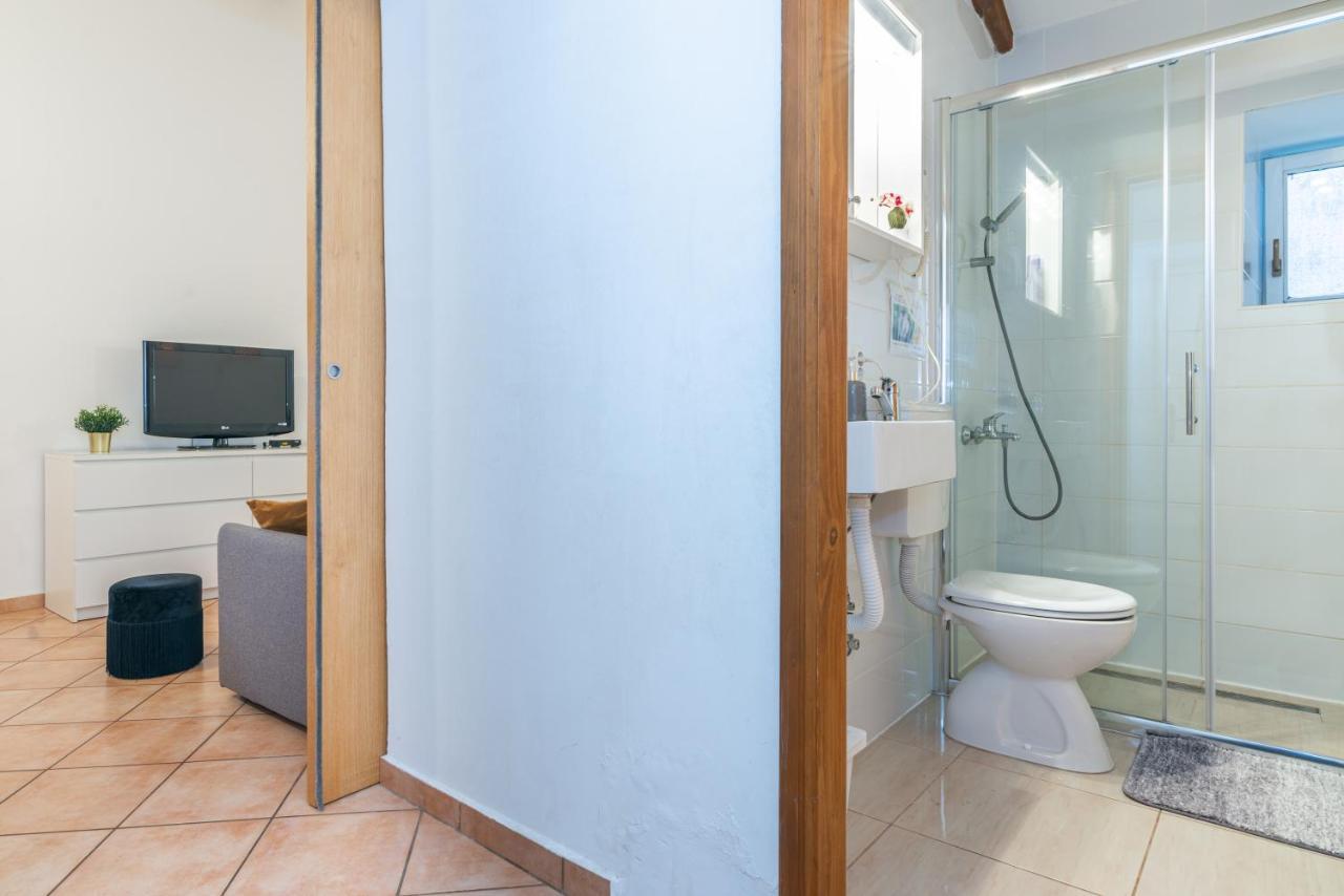 Apartment Gobac Icici Luaran gambar