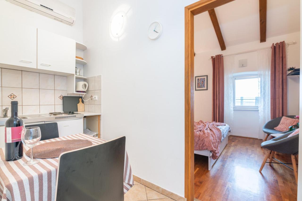 Apartment Gobac Icici Luaran gambar