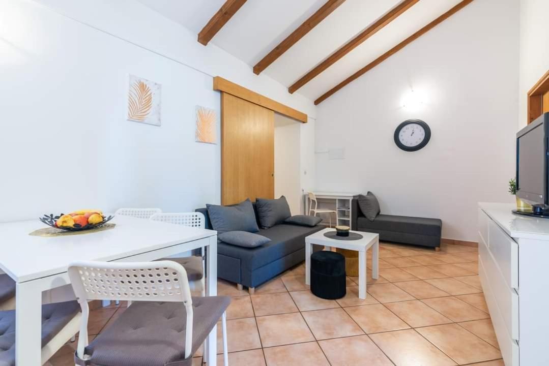 Apartment Gobac Icici Luaran gambar